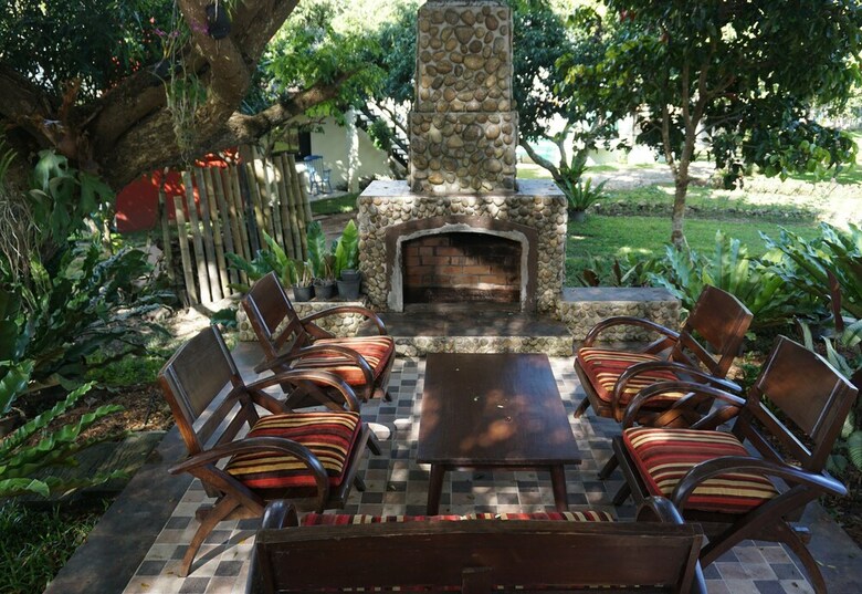 Hotel Gumbie House