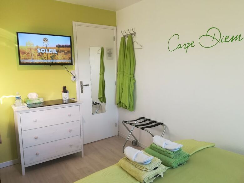 B&B Mycolorhouse