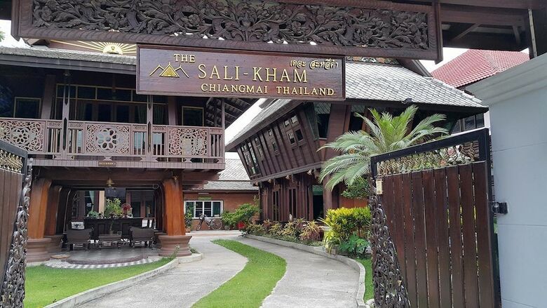 Hotel The Sali-kham Traditional Lanna Home