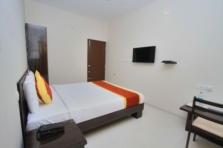 Hotel Oyo 9419 Manu Residency