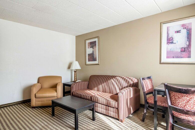 Hotel Quality Inn & Suites