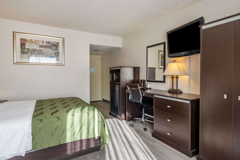 Hotel Quality Inn & Suites