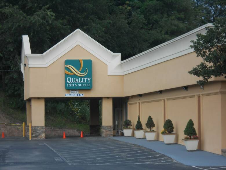 Hotel Quality Inn & Suites