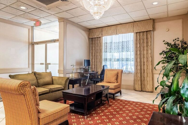 Hotel Quality Inn & Suites