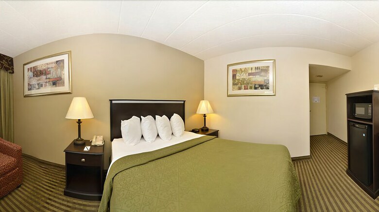 Hotel Quality Inn & Suites