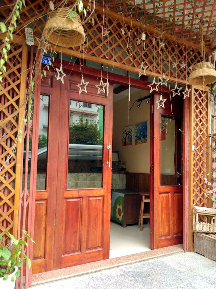 Posada Gestern Inn-english Service