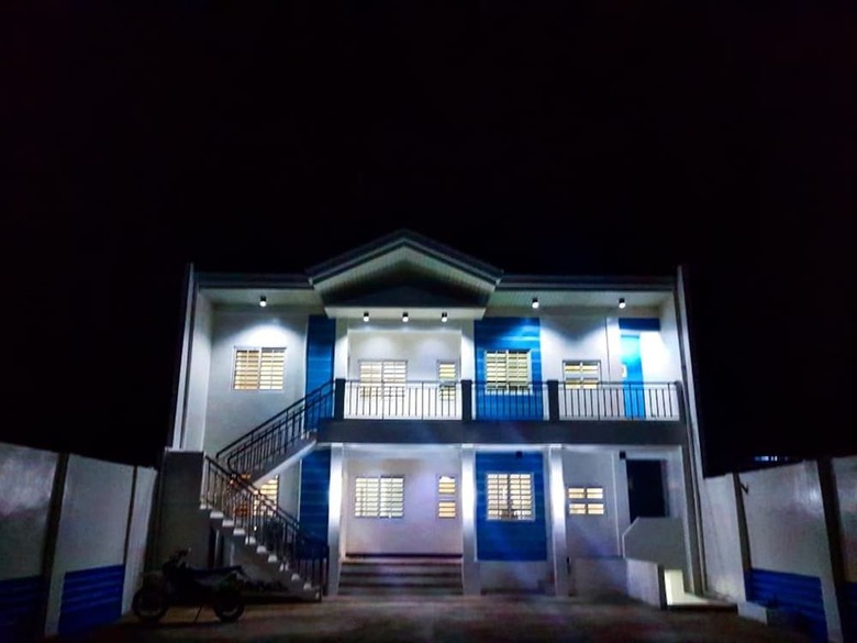 Bed & Breakfast V And G Suites Limay