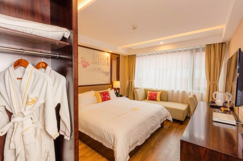 Plus Life Hotel