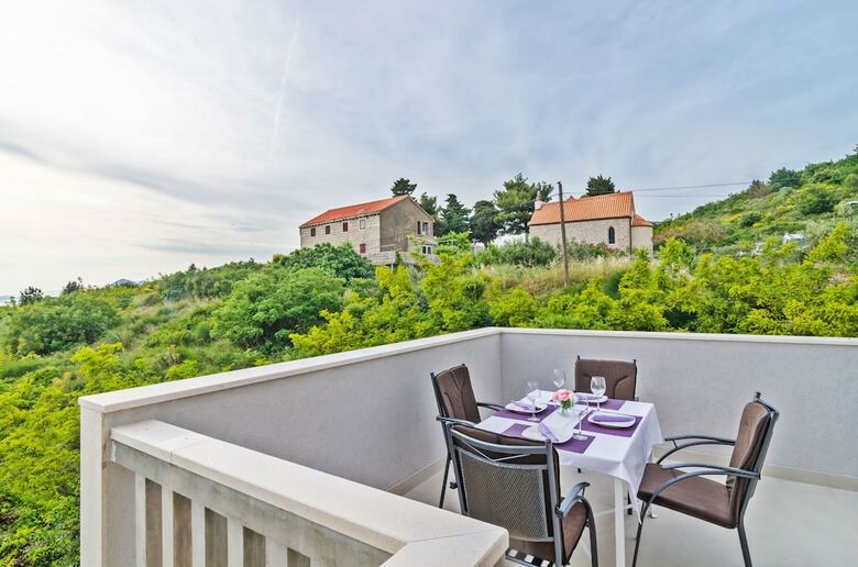Apartments Villa Dadic