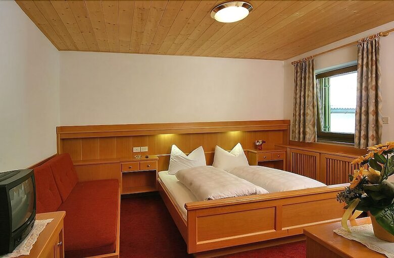 Hotel & Camping Gisser