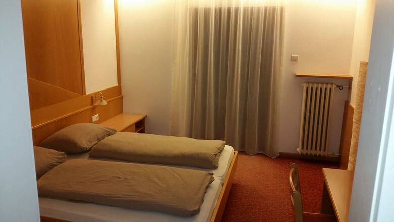 Hotel & Camping Gisser