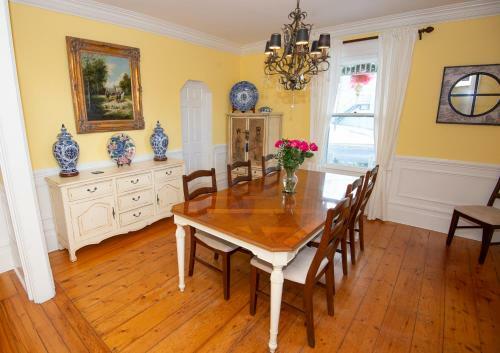 Mahone Bay Bed And Breakfast