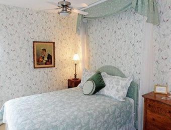 Bed & Breakfast Hillsdale House Inn