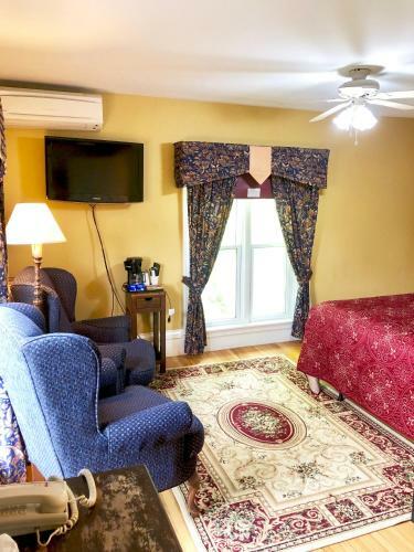 Evangeline Motel