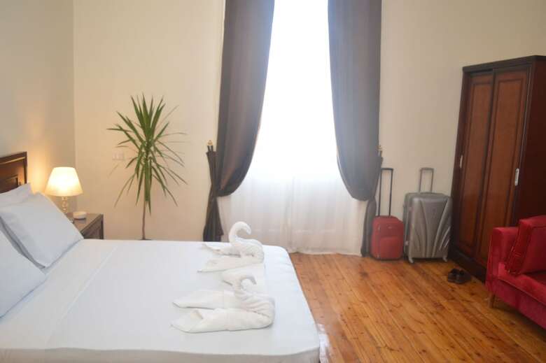 Hostal Midtown Hostel