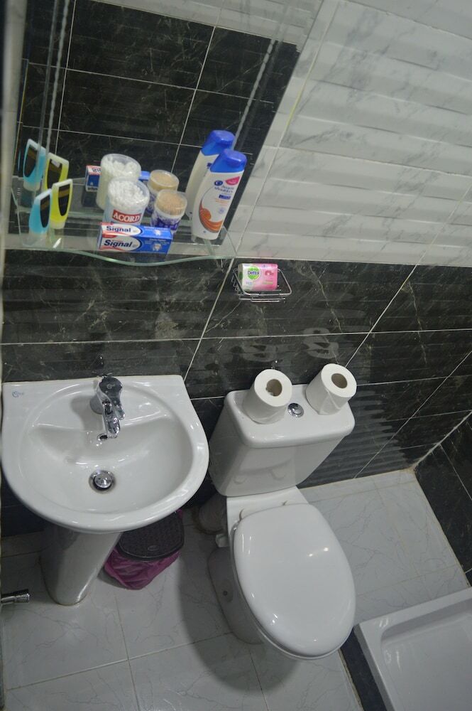 Hostal Midtown Hostel