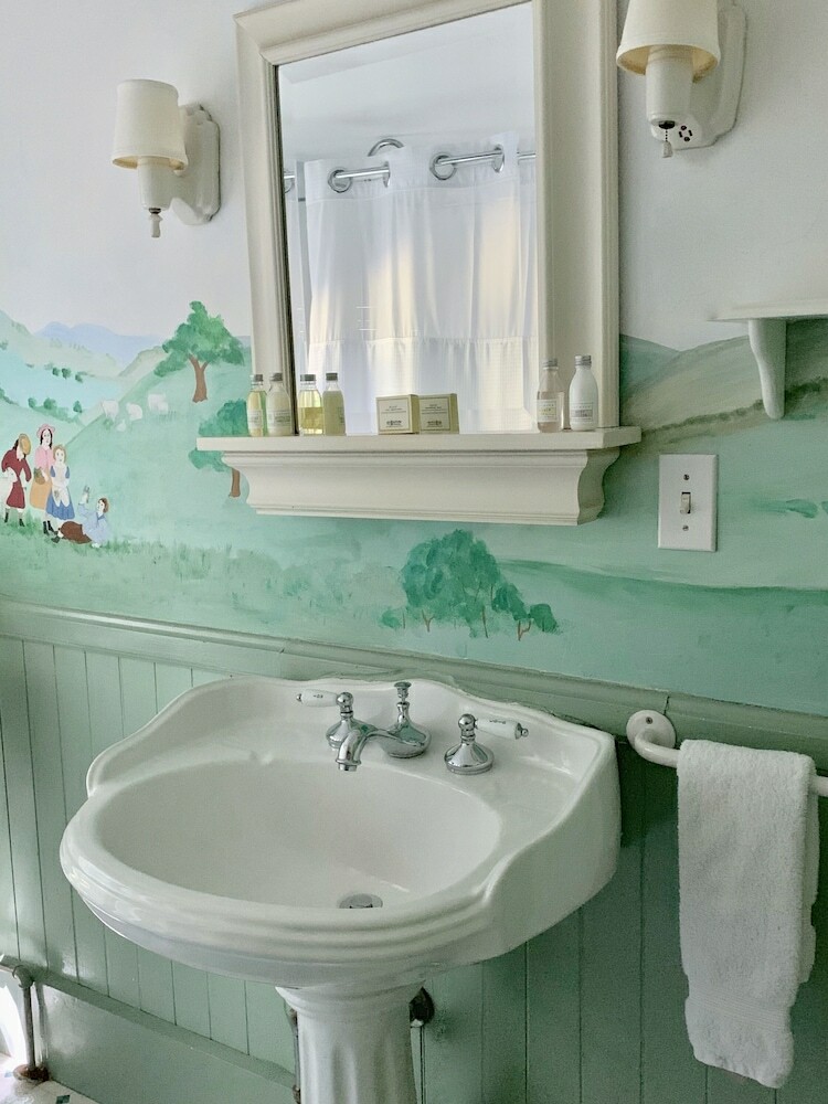 The Maguire House Bed & Breakfast