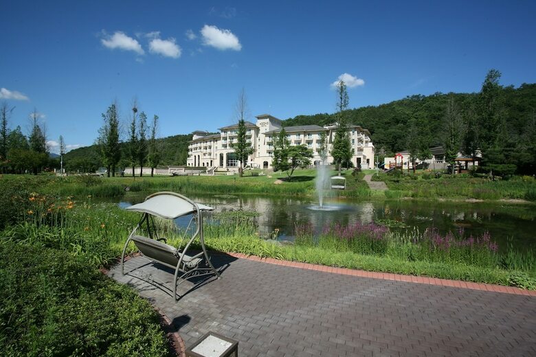 Adonis Hotel