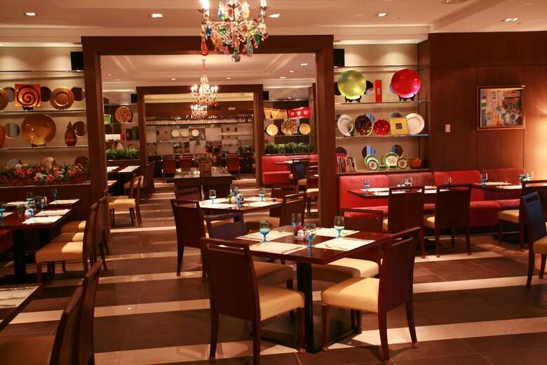 Adonis Hotel