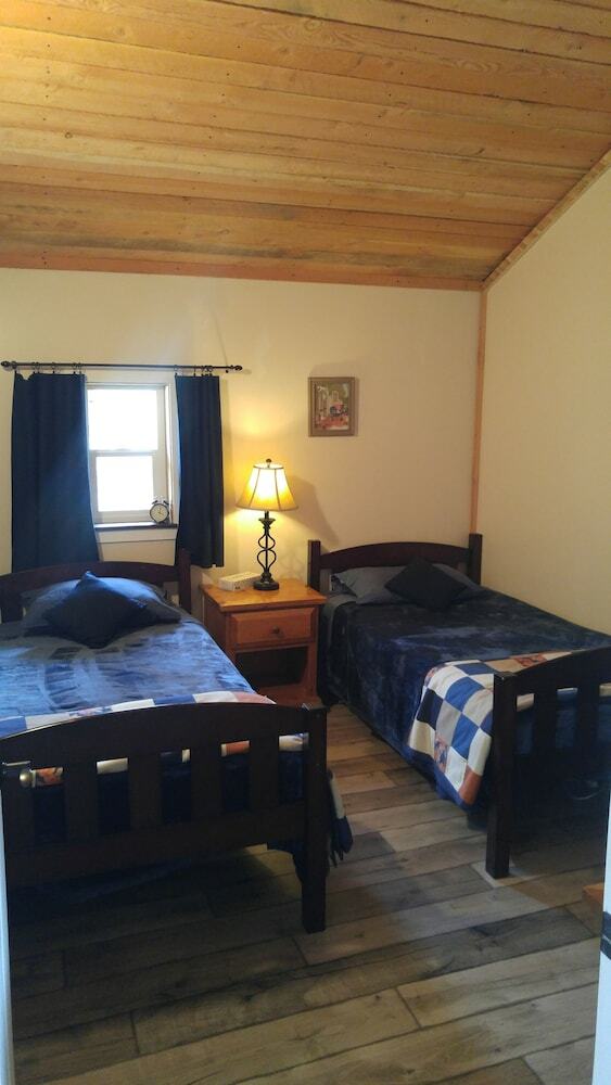 Bed & Breakfast Wolfwood Guest Ranch