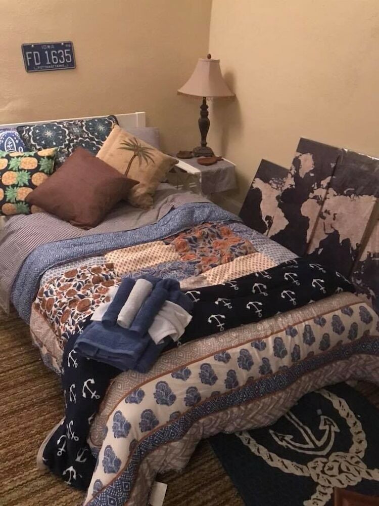 Bed & Breakfast Laid Back Manor