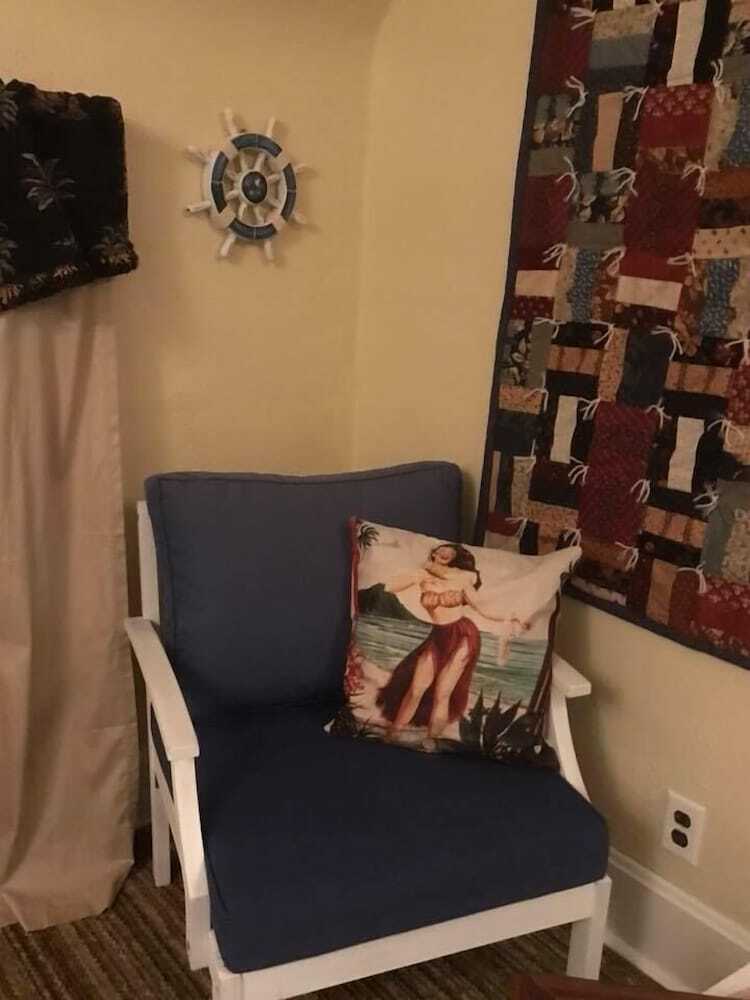 Bed & Breakfast Laid Back Manor
