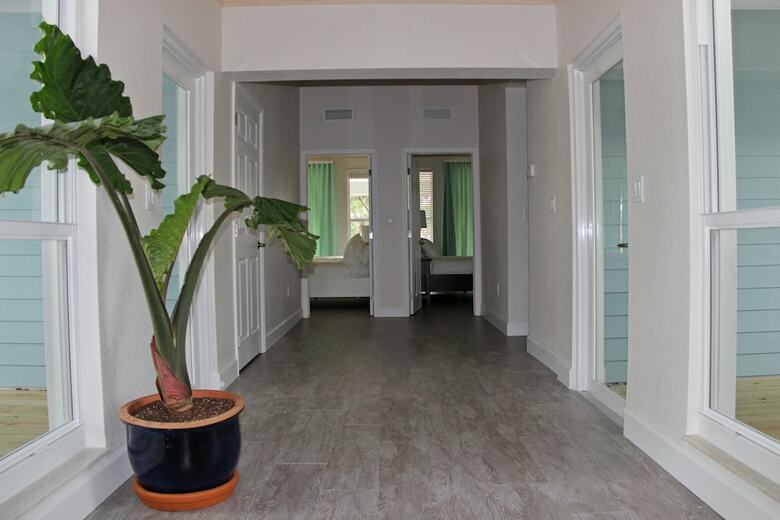 Hotel Dolphin Point Villas