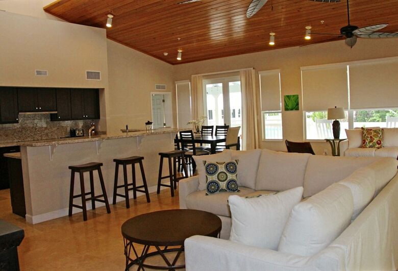 Hotel Dolphin Point Villas