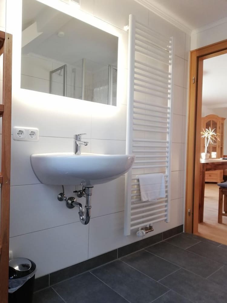 Hotel Dorfsch�nke