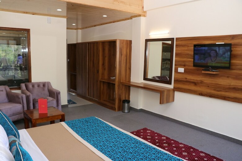 Hotel Maple Resort By Aamod