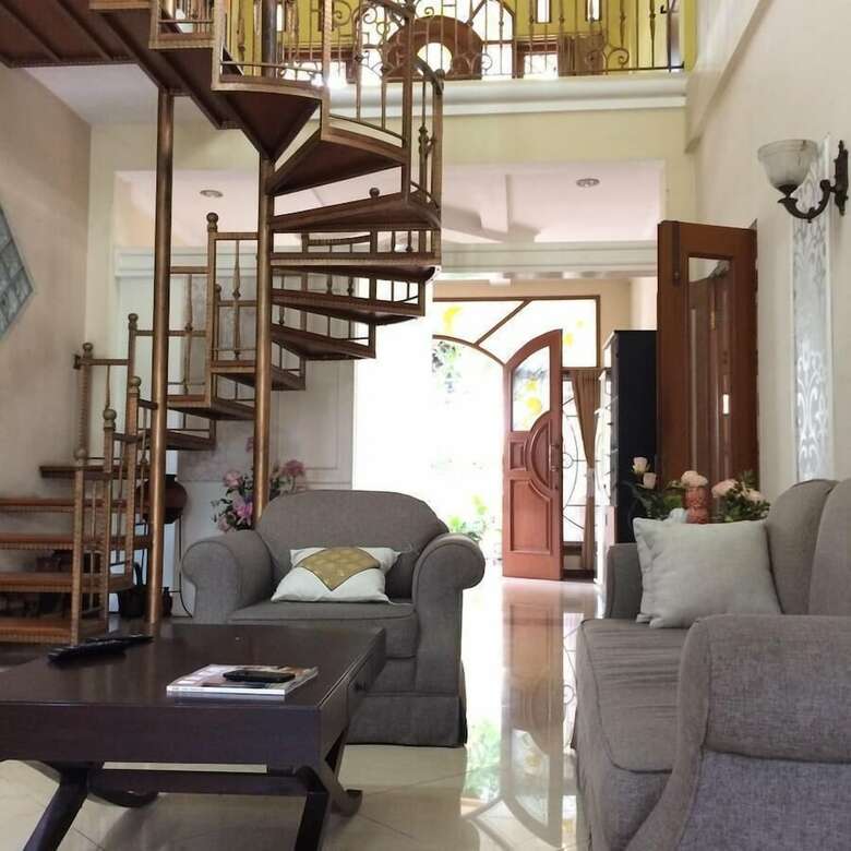 Hostal Maharani Guesthouse Tebet Syariah