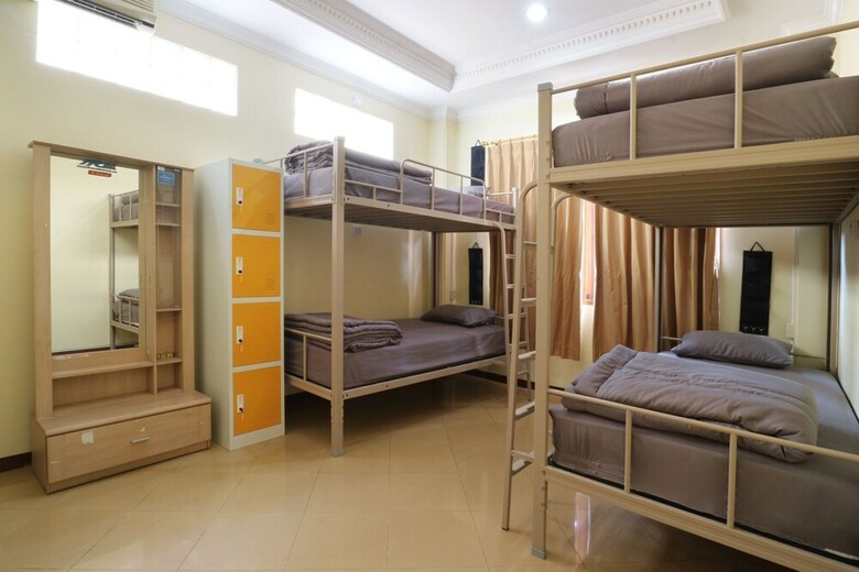 Hostal Maharani Guesthouse Tebet Syariah