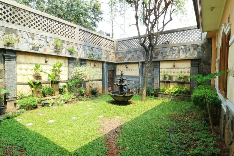 Hostal Maharani Guesthouse Tebet Syariah