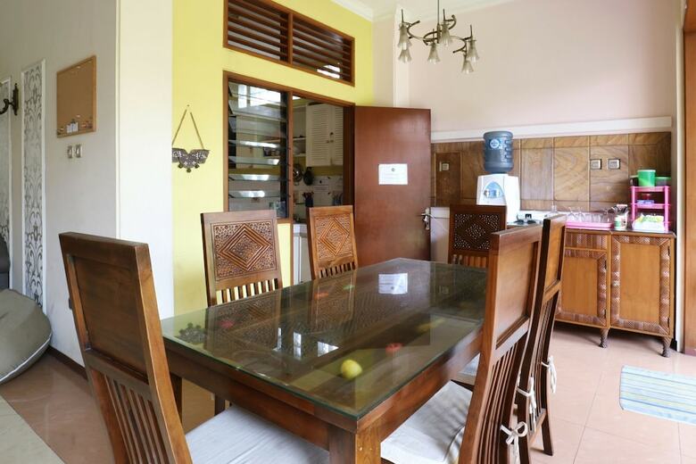 Hostal Maharani Guesthouse Tebet Syariah