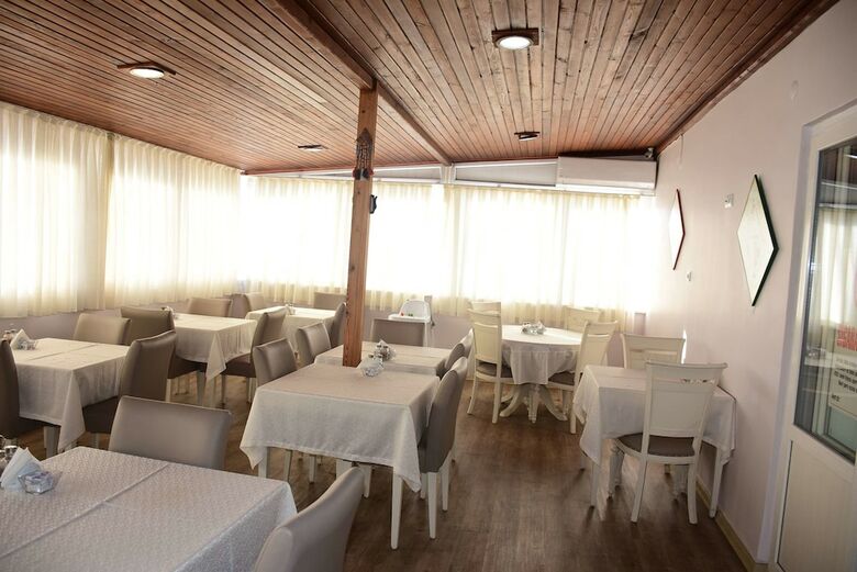 Hotel Burhaniye Merkez Otel