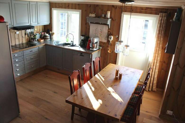 Kvitebj�rn Cabin - �l
