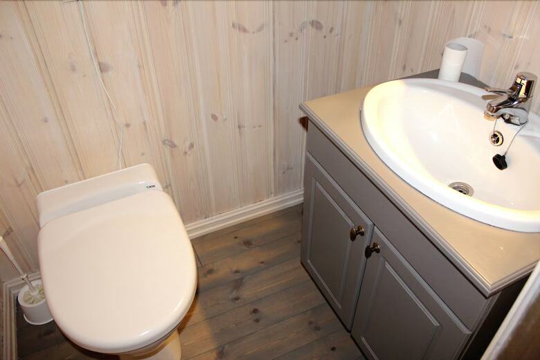Kvitebj�rn Cabin - �l