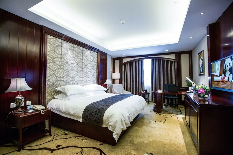 Taishun New Century Hotel