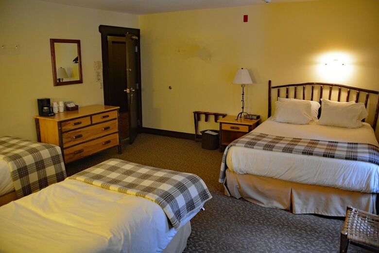 Hotel National Park Inn