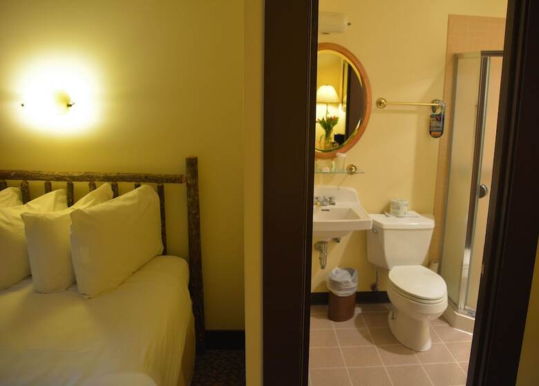 Hotel National Park Inn