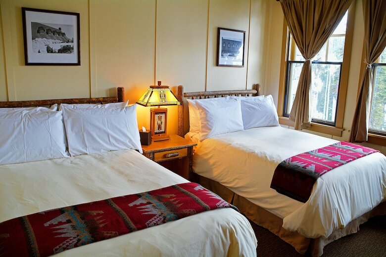 Hotel Paradise Inn
