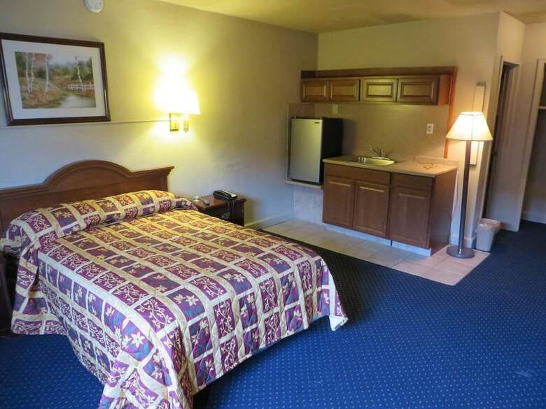 Hotel Budgetel Inn & Suites