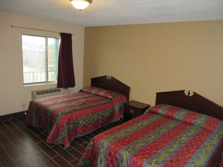 Hotel Budgetel Inn & Suites