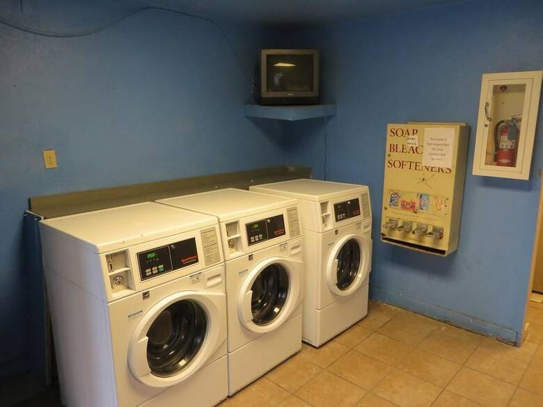 Hotel Budgetel Inn & Suites