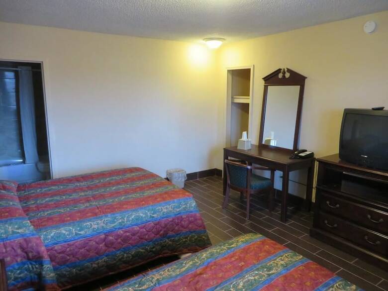 Hotel Budgetel Inn & Suites