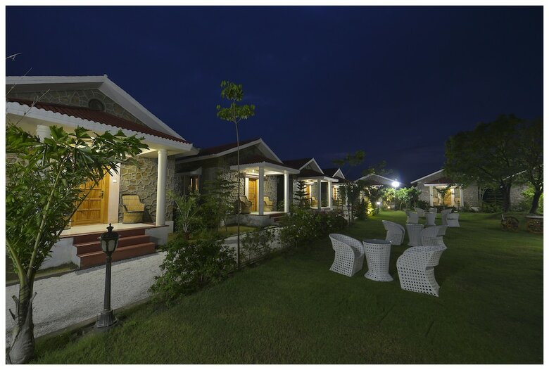 Hotel The Lohana Village Resort