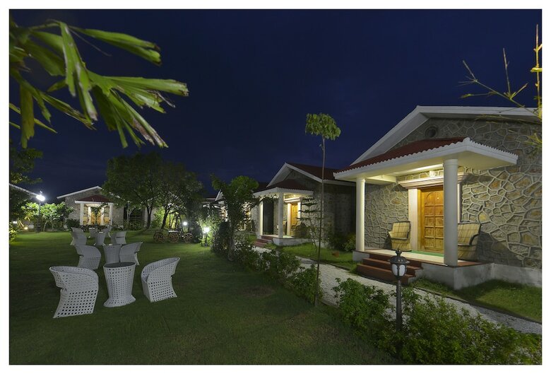 Hotel The Lohana Village Resort