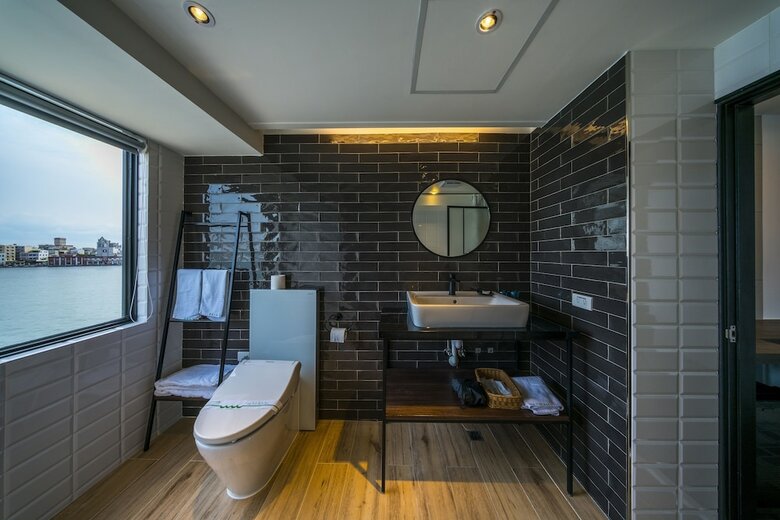 Watermark Hotel-the Harbour