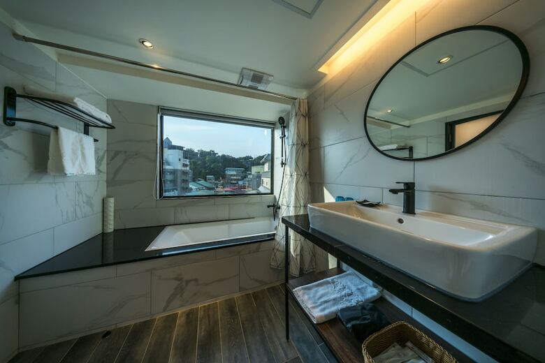 Watermark Hotel-the Harbour