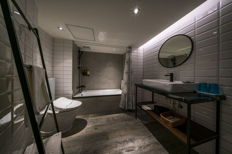Watermark Hotel-the Harbour